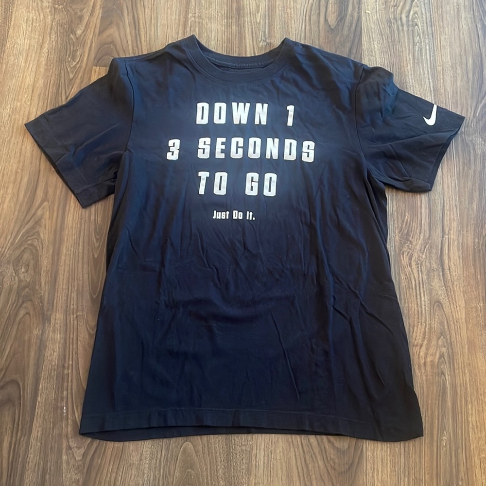 Nike tee
